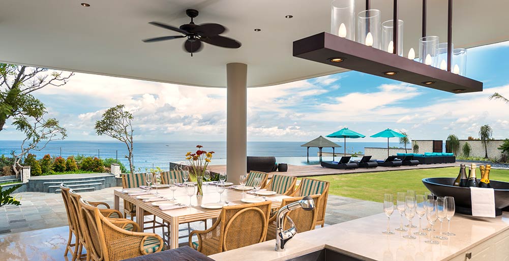 Pandawa Cliff Estate - The Pala - Outside dining and bar area